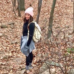 Meet your Posher, Melanie